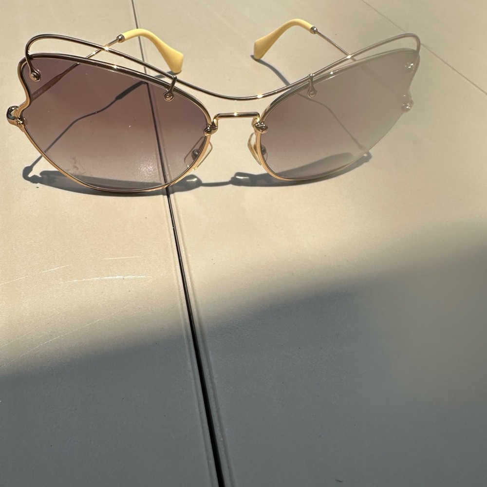 Stylish Gold and Brown Sunglasses